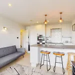Charming 1 Bedroom Apartment In Brixton Hill