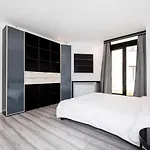 Large And Central 2 Bed