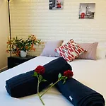 Room In Apartment In Central London