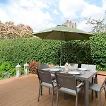 Beautiful Regents Park Apartment