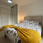 Modern 2Br 2Ba Apt Wparking Sleeps 6 Comfortably