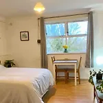 Bright And Comfortable Studio Apartment