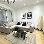 Retreat To A Stylish Ensuite In London