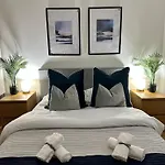 Retreat To A Stylish Ensuite In London