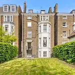 Spacious 3 Bed Apt- Earls Court