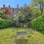 Spacious 3 Bed Apt- Earls Court