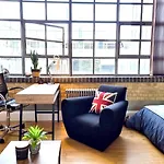 Spacious Studio In Old St