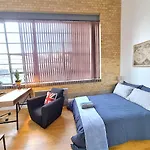 Spacious Studio In Old St