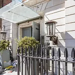 Holborn Flat With Green Views