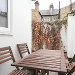 The Greyhound Fulham Lodge