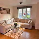 A Beautiful One Bedroom Apartment Within The Heart Of Central London..Fully Furnished Close To All Social Amenities..