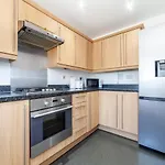 Bright 2 Bdr House Wgarden & Parking, Greenwich