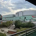 Spacious 1 Bedroom Rental Unit In West London
