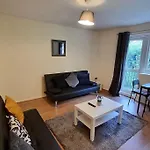 2 Bedroom Apartment In Kennington London