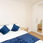 Evergreen Apartments-Flat 5, London