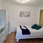 Nice Flat Near Central London