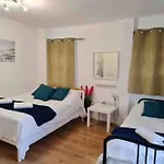 Nice Flat Near Central London