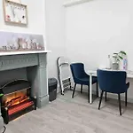 Nice Flat Near Central London