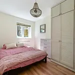 29 Smithwood Close