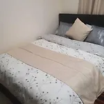 2 Bedroom Flat In Vauxhall, London