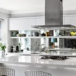 Woodbridge House Apartment