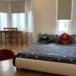 Double Bedroom Near The St James Street Rail Station