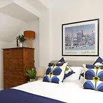 The London Secret, 1 Bed Flat With Patio - Zone 2