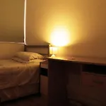 Elephant & Castle - Zone 2 - Private Rooms - Shared Bathroom