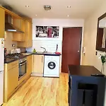 Comfortable Studio Flat Near Central London