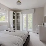 Central, Stylish And Spacious 4 Bedroom House 2,5 Bathrooms In Shepherd\'S Bush
