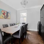 Central, Stylish And Spacious 4 Bedroom House 2,5 Bathrooms In Shepherd\'S Bush