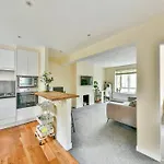 Ladbroke Grove - 2 Bed Near Portobello & Golborne Road