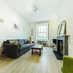 3 Bedroom Apartment In Westminster
