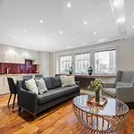 Stylish 2Bd Flat Opposite Harrods London Prime Location