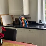 Camden Bachelor Pad , Best Location In Camden , Ideal Space For Small Family