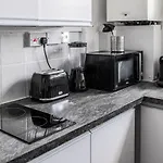 Astonishing Two Bedroom Apartment In Nelson