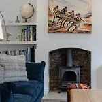 Stunning 2Br Victorian Terraced Cottage, Sw London