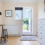 Wembley 2 Bed/2 Bath Modern Apt