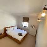 Wonderful Baker Street Flat!