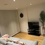 Beautiful 2 Bed Flat In Finchley Road, Camden