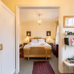 Golborne Road 3 Bedrooms Antique Rooftop Terrace Flat