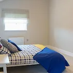 Beautiful New 2 Bed Flat - 5 August House