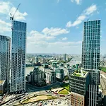 Luxury Central Flat With Stunning Views And Pool