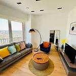 Luxury Central Flat With Stunning Views And Pool