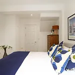 The London Secret, 1 Bed Flat With Patio - Zone 2