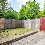 London Flat With Garden Wpra