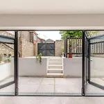 Modern Garden Flat With Private Parking