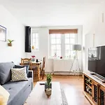 Cozy Apt In Central London