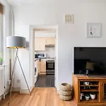 Cozy Apt In Central London