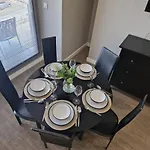 Modern 3 Bed Flat With Private Terrace In Shoreditch